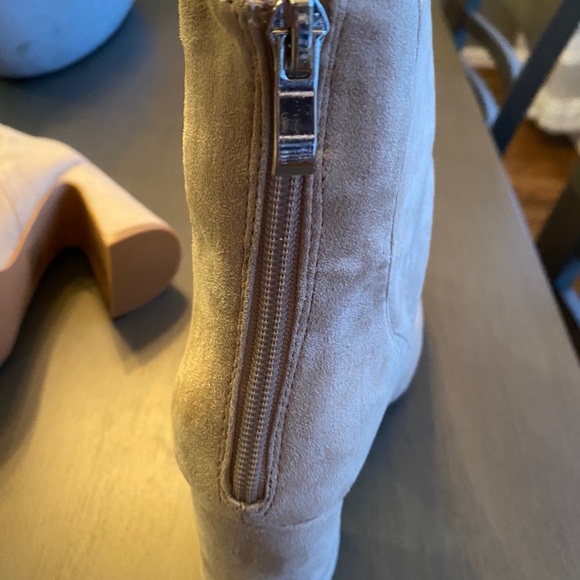 ❌ SOLD ON MY CURTSY ❌Boohoo Suede Booties - Picture 6 of 10